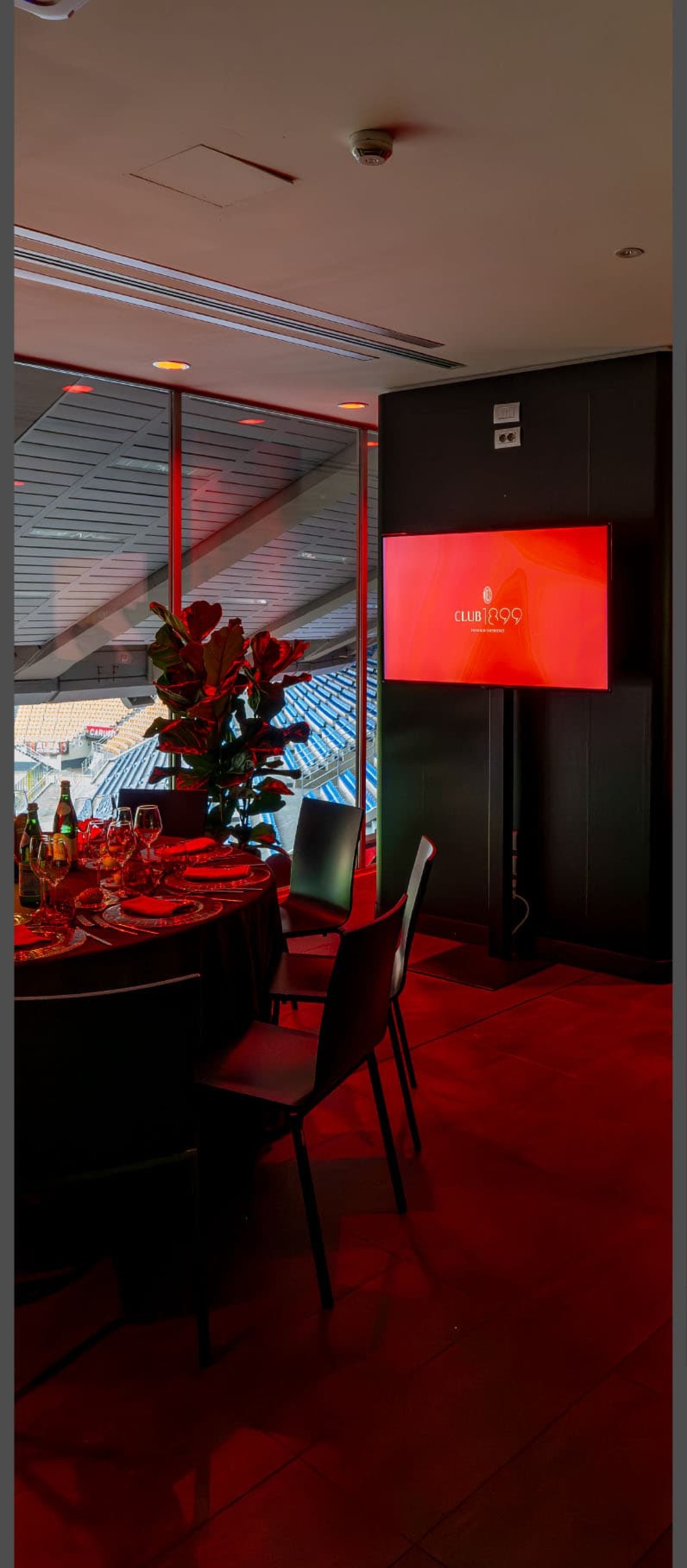 image 2 RED SKY LOUNGE 1-2