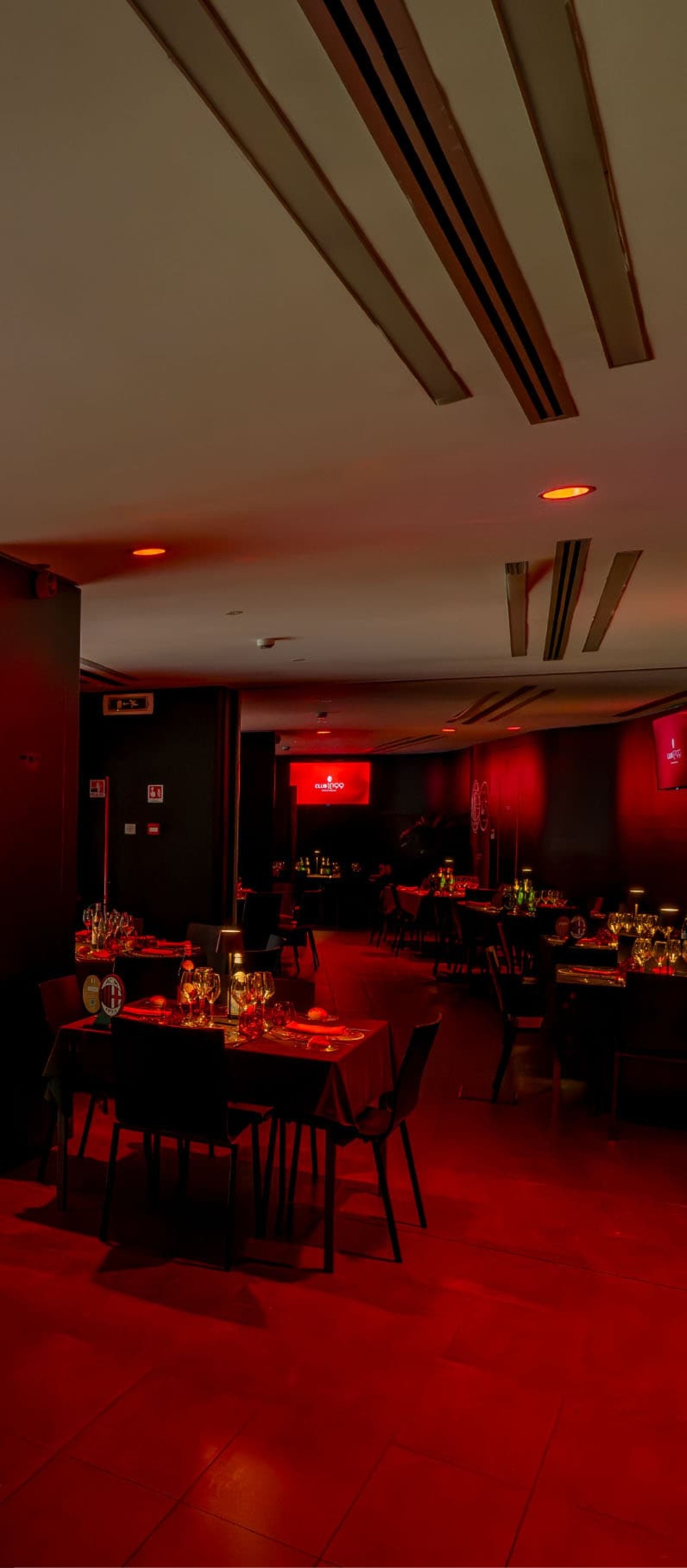 image 3 RED SKY LOUNGE 1-2
