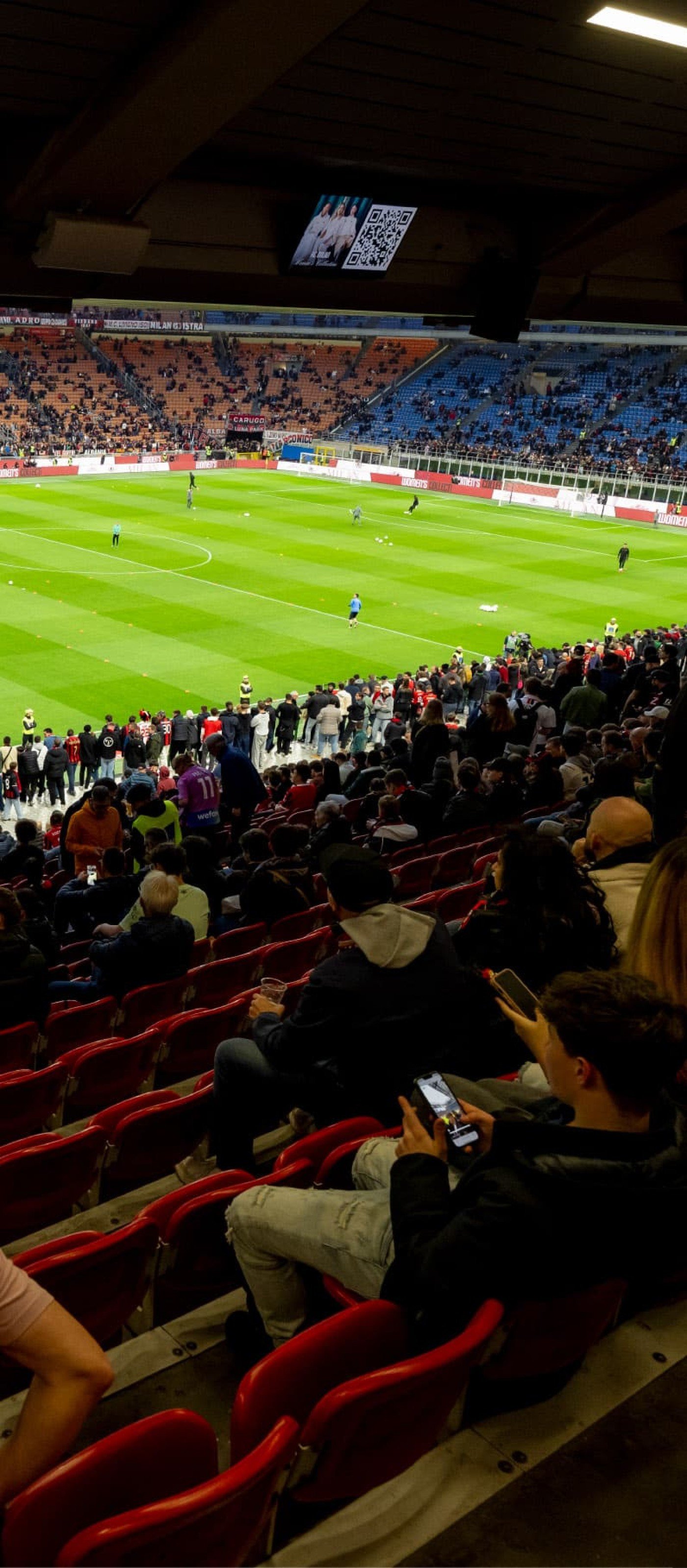 image 1 RED PREMIUM SEATS