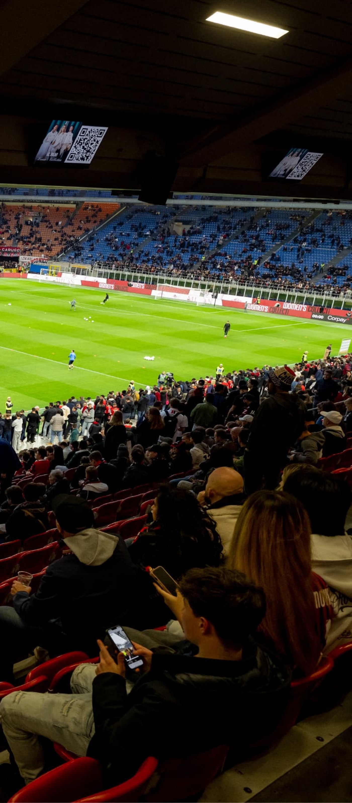 image 3 RED PREMIUM SEATS