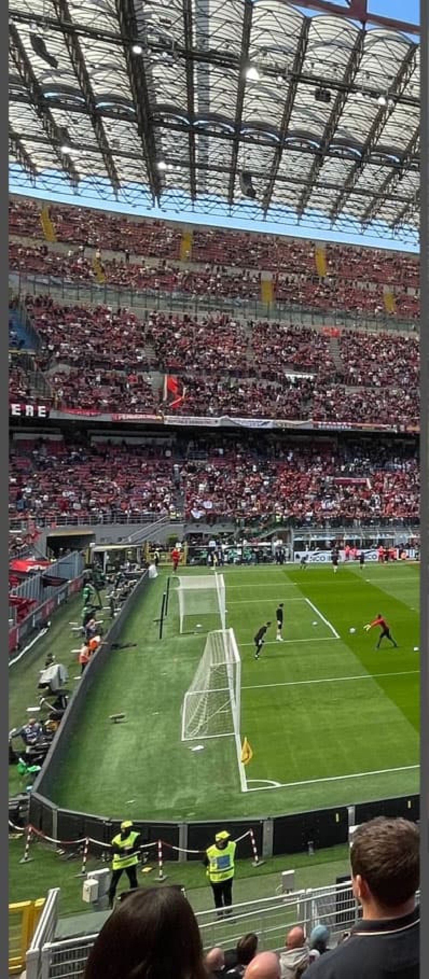 image 2 ORANGE PREMIUM SEATS