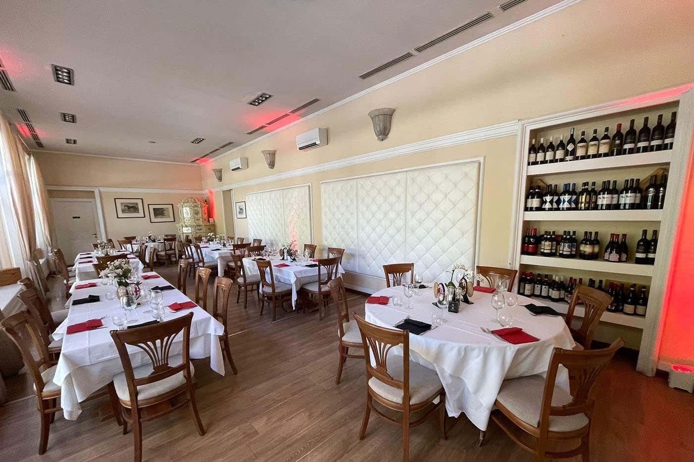 image 3 ROSSONERI LOUNGE