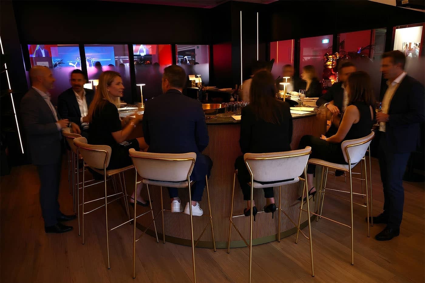 image 1 FRONT ROW LOUNGE